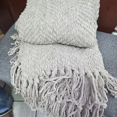 Beige knitted throw blanket 3000