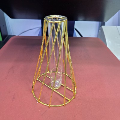 Flower vase gold 