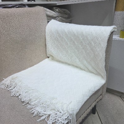 Knitted throw blanker off white  waves 2000