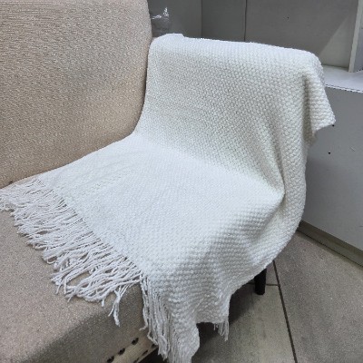 Knitted throw blanket white L