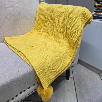 Knitted throw blanket yellow 4T 