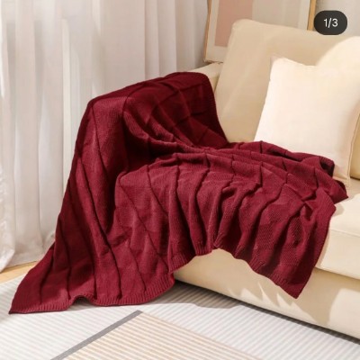 Maroon throw blanket 