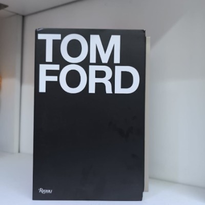 Tom food decor book 